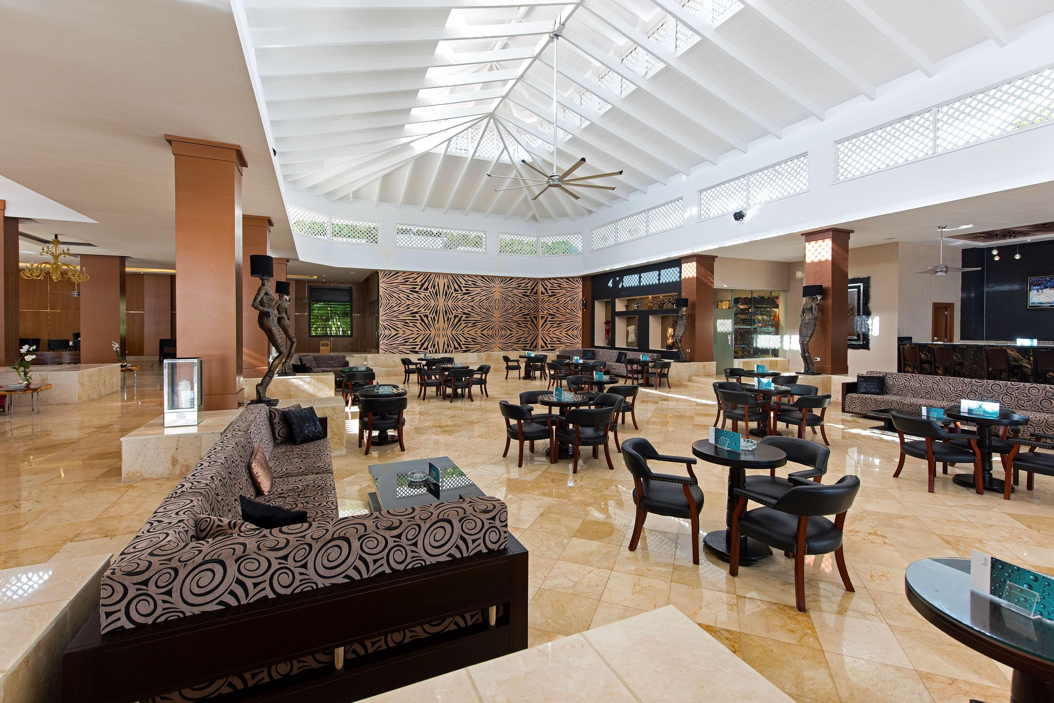 Occidental Punta Cana - All Inclusive Resort - Barcelo Hotel Group Newly Renovated Esterno foto The lobby of the hotel