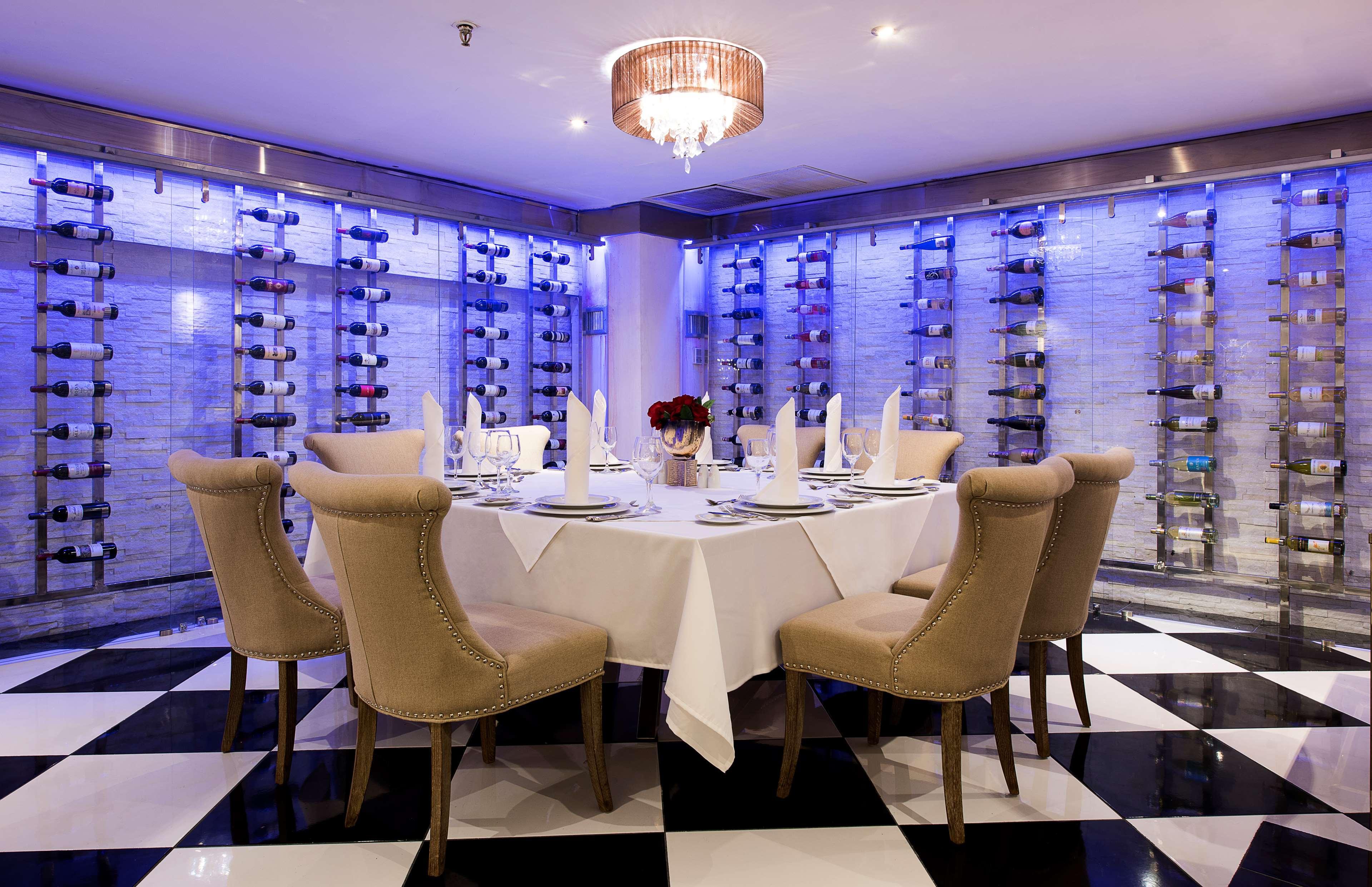 Occidental Punta Cana - All Inclusive Resort - Barcelo Hotel Group Newly Renovated Esterno foto Wine cellar