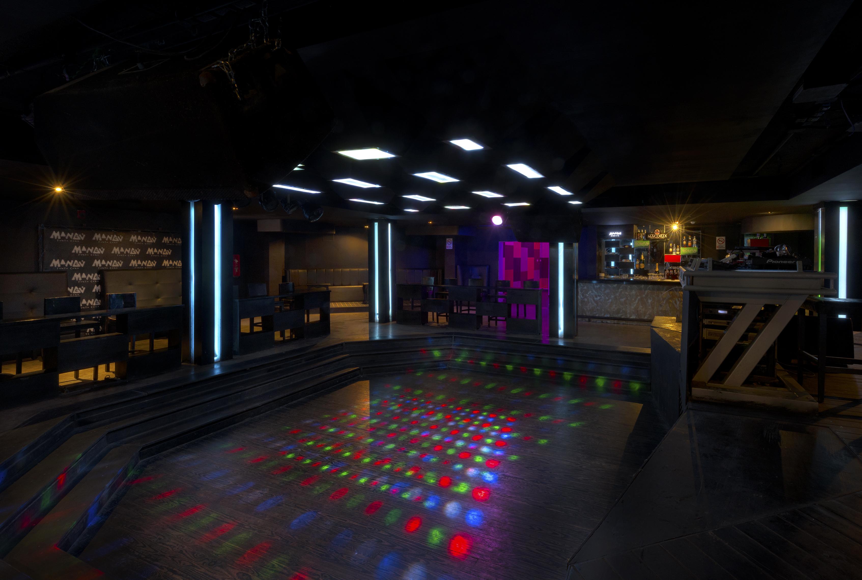 Occidental Punta Cana - All Inclusive Resort - Barcelo Hotel Group Newly Renovated Esterno foto The interior of the nightclub
