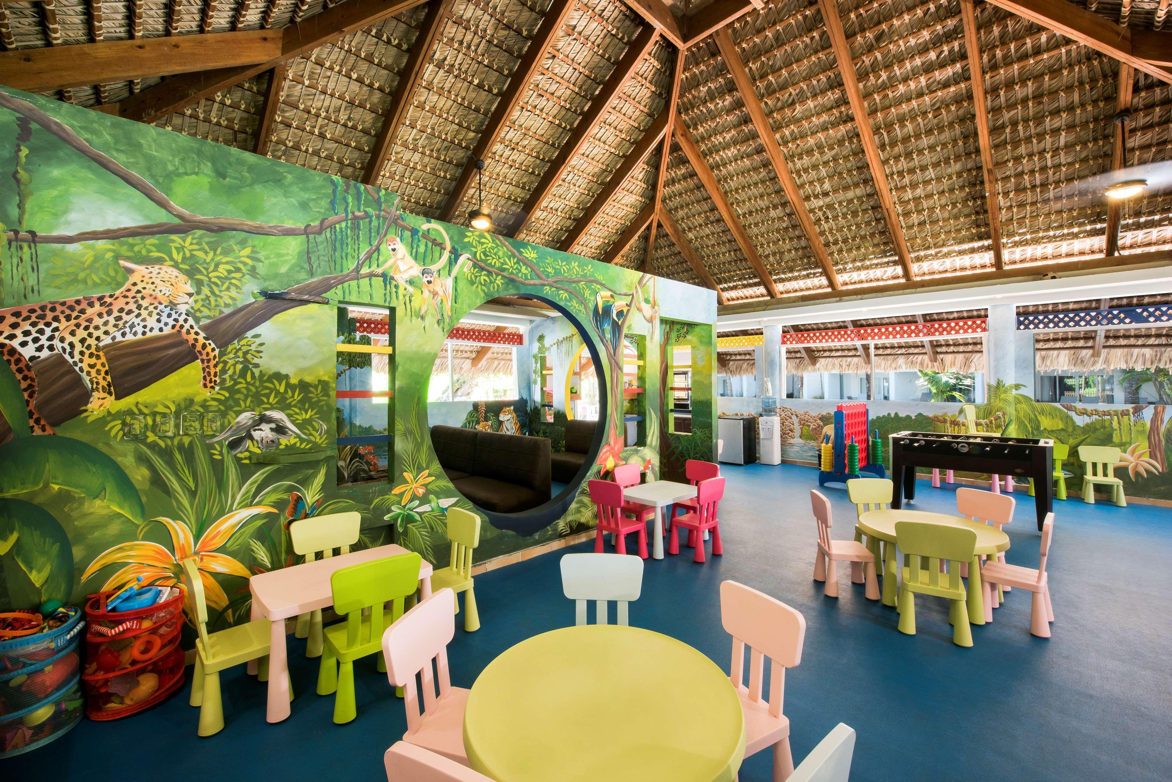 Occidental Punta Cana - All Inclusive Resort - Barcelo Hotel Group Newly Renovated Esterno foto The Jungle Restaurant