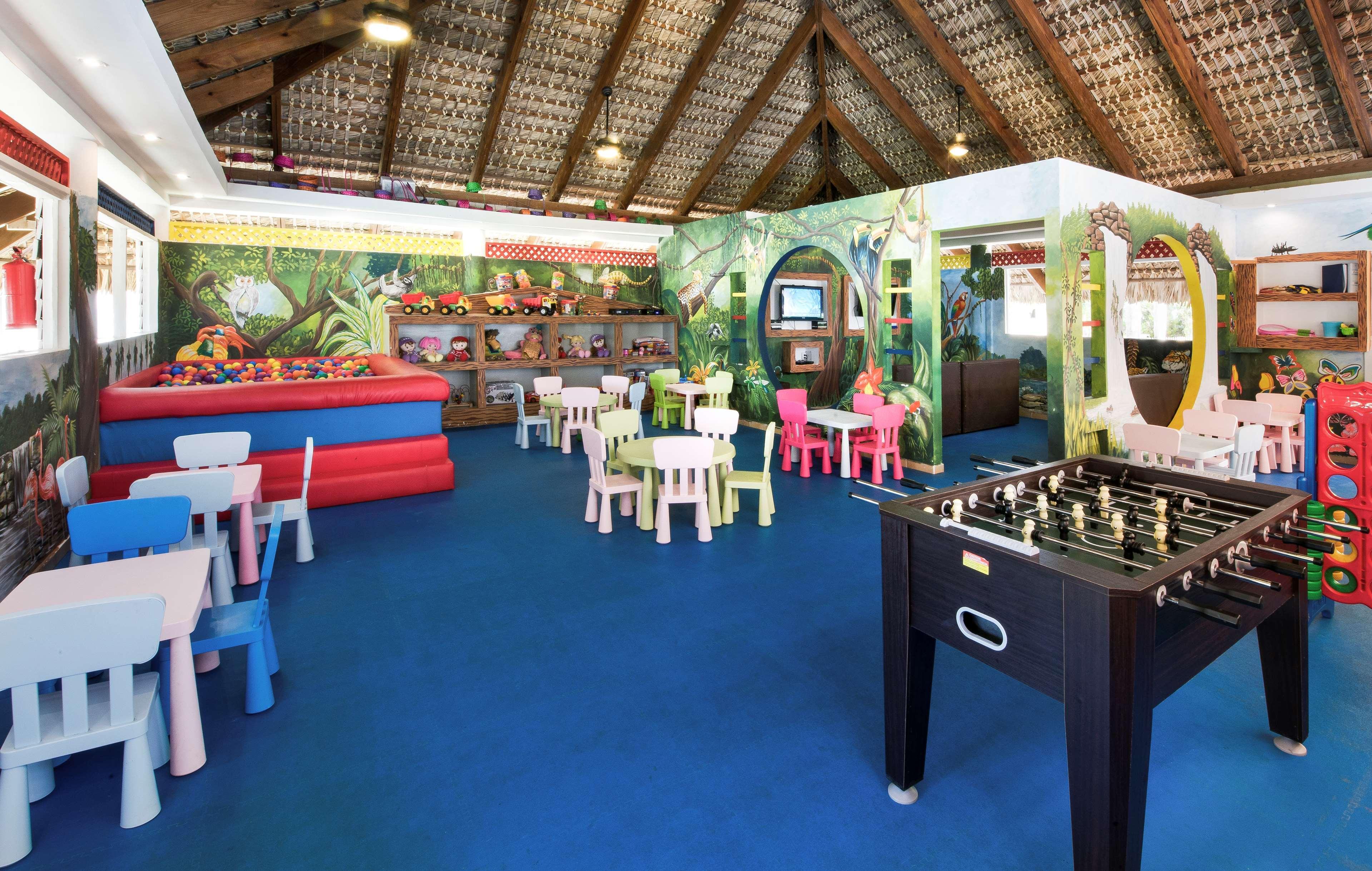 Occidental Punta Cana - All Inclusive Resort - Barcelo Hotel Group Newly Renovated Esterno foto Club Med's children's club