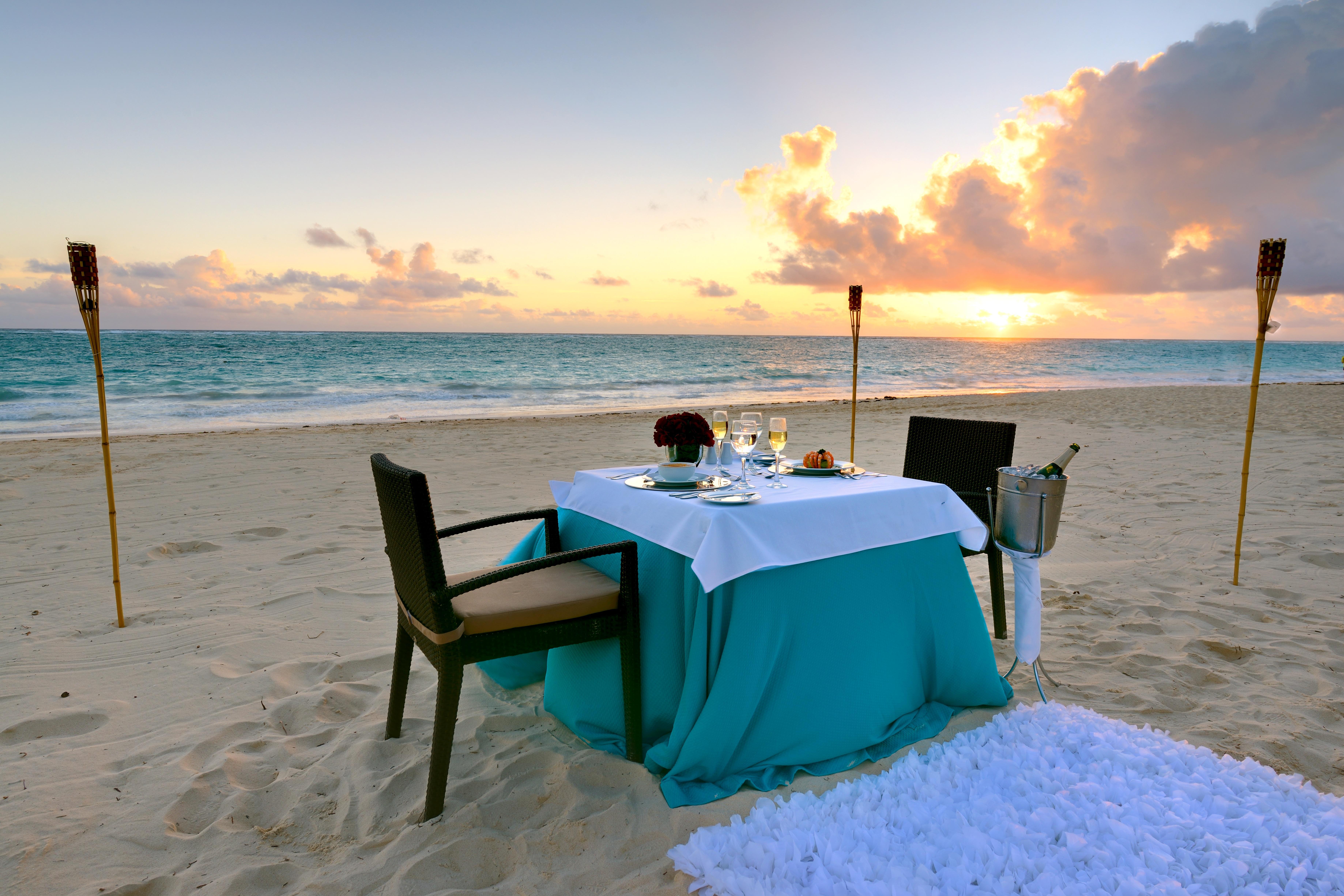 Occidental Punta Cana - All Inclusive Resort - Barcelo Hotel Group Newly Renovated Esterno foto Sunset dinner at the beach