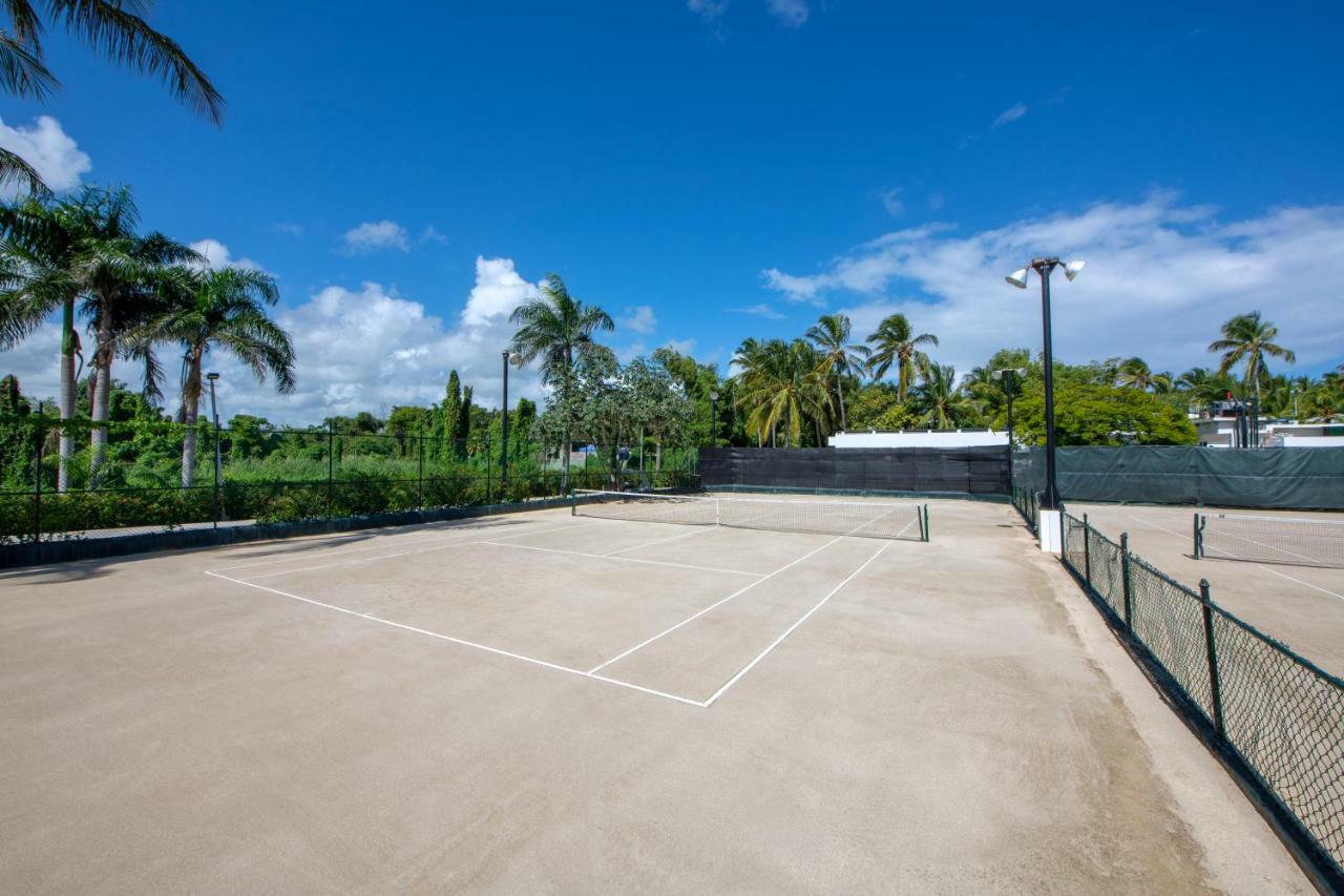 Occidental Punta Cana - All Inclusive Resort - Barcelo Hotel Group Newly Renovated Esterno foto Tennis courts at Boca Raton Resort